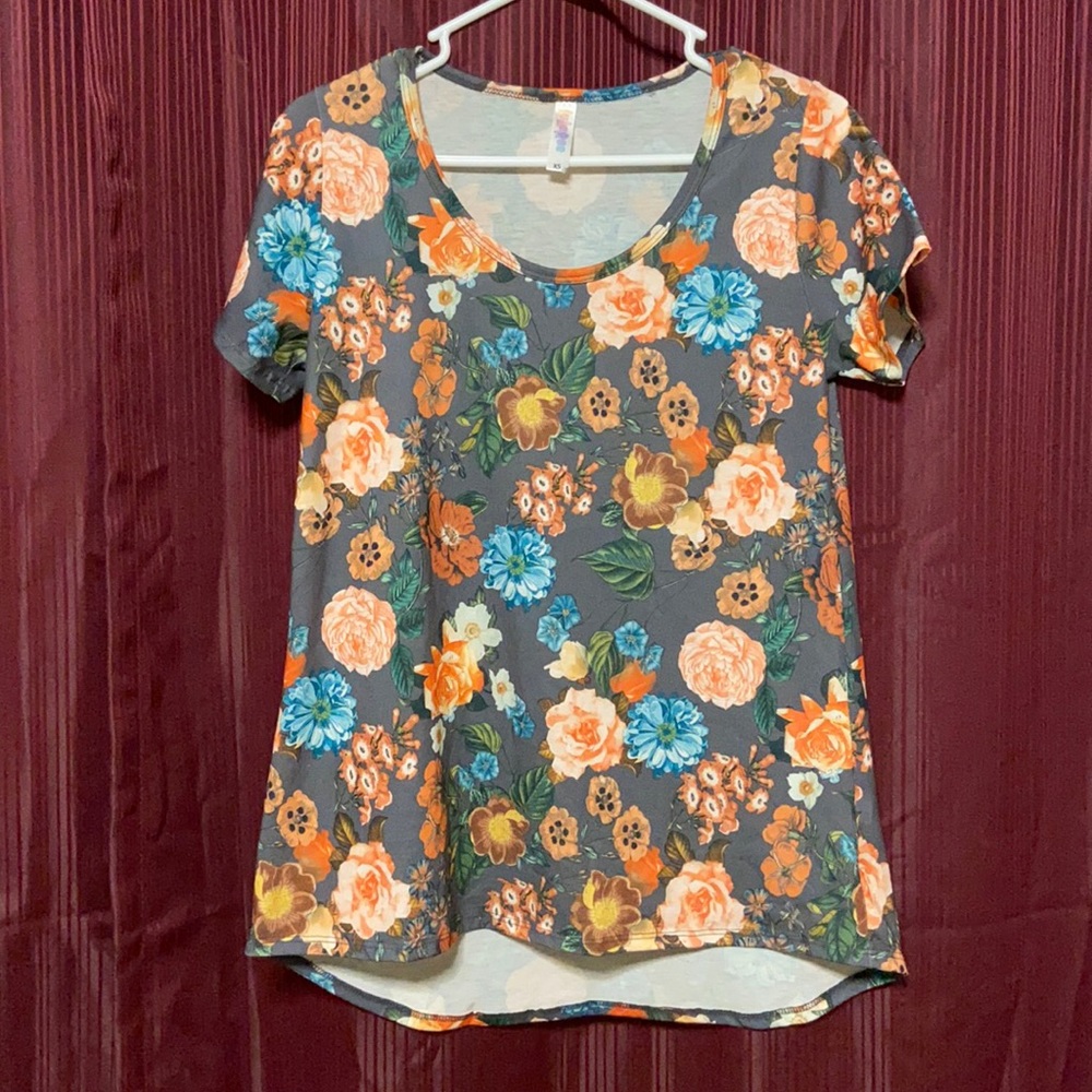 LuLaroe shirt size XS